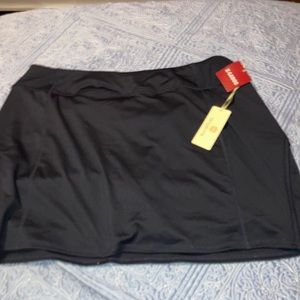 Woman’s Tangerine NWT black skort size XL